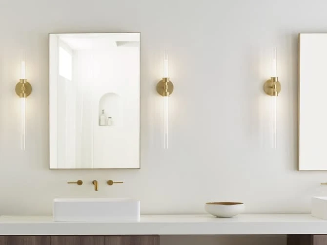 Contemporary Bathroom Wall Light In Acrylic And Natural Brass 5 Contemporary Bathroom Wall Light In Acrylic And Natural Brass - Image 3