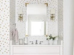 Wall Light In Soft Brass With Cream Linen Shade -Andrew Martin 122349 ellery small sconce in soft brass with cream linen shade lifestyle 2