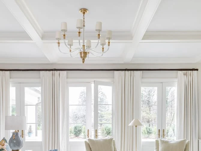 Chandelier In Antique Brass 4 Chandelier In Antique Brass - Image 2