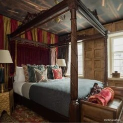 Regent Light Oak Wallpaper -Andrew Martin 216496 watermarked web 17 031 masterbedroom overview zac and zac