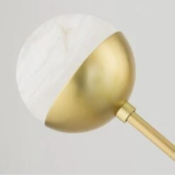 Saratoga Chandelier -Andrew Martin 275195 saratoga wall light close up