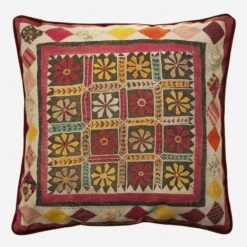 Courtyard Daisy Outdoor Cushion