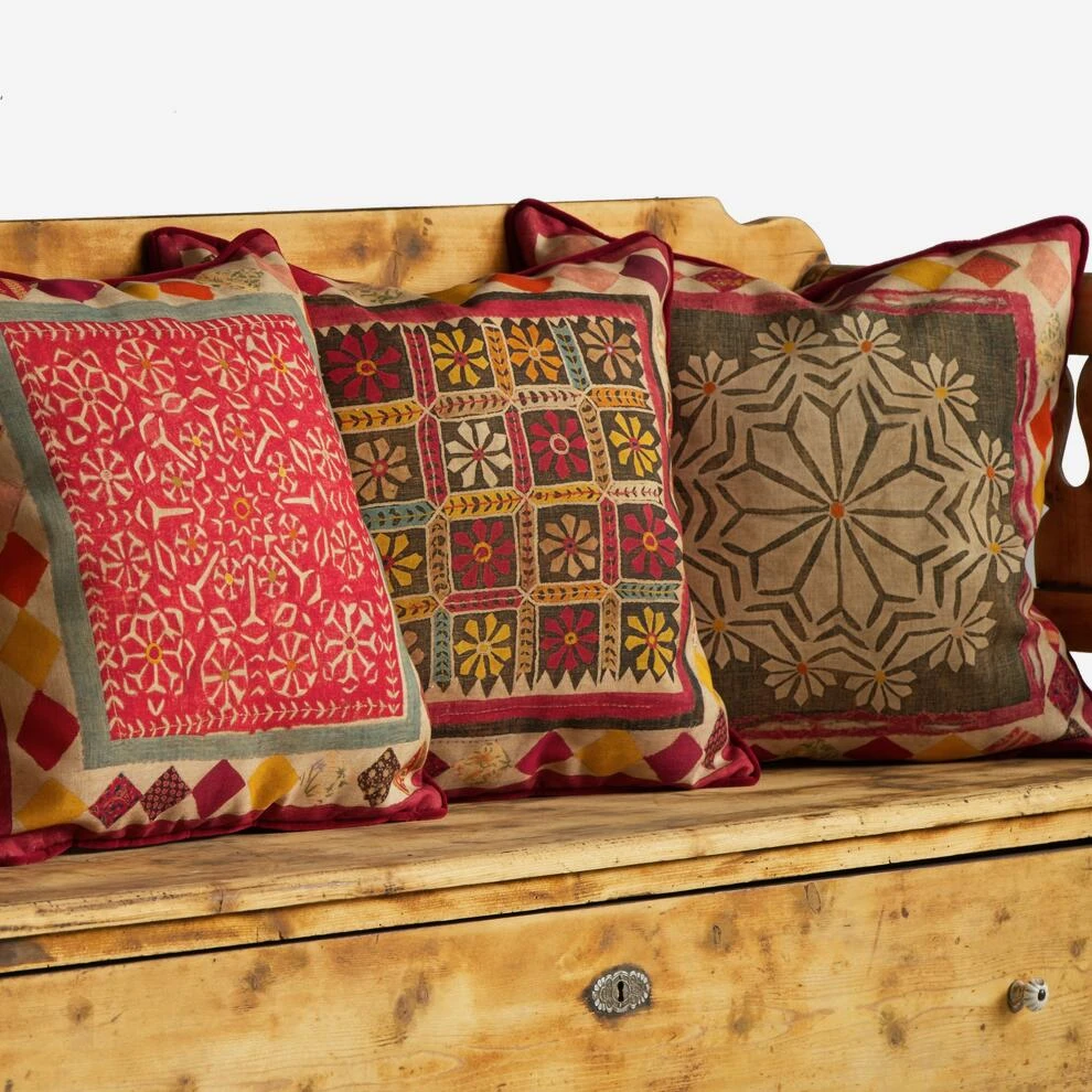 Courtyard Daisy Outdoor Cushion 5 Courtyard Daisy Outdoor Cushion - Image 3