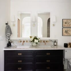 Merri Wall Light -Andrew Martin 337176 merri aged brass wall light life 2