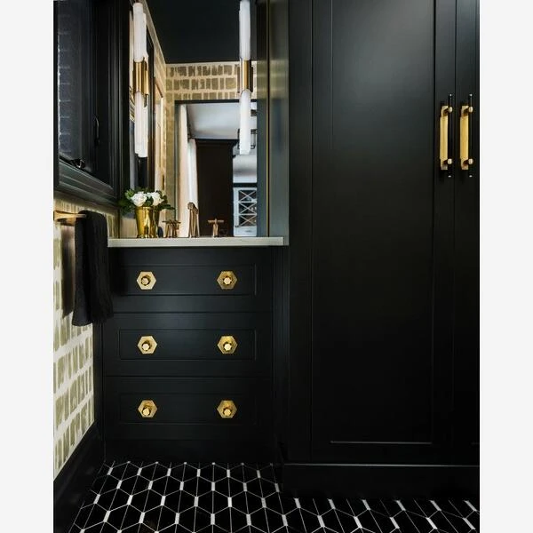 Pylon Wall Light 4 Pylon Wall Light - Image 2